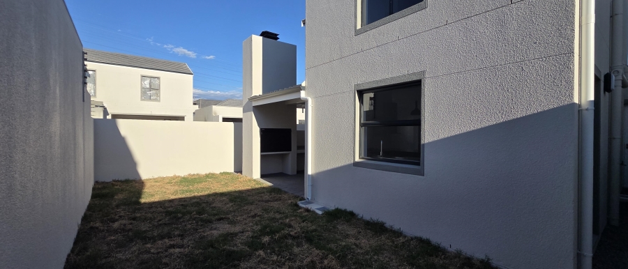 To Let 3 Bedroom Property for Rent in Jakarandas Western Cape